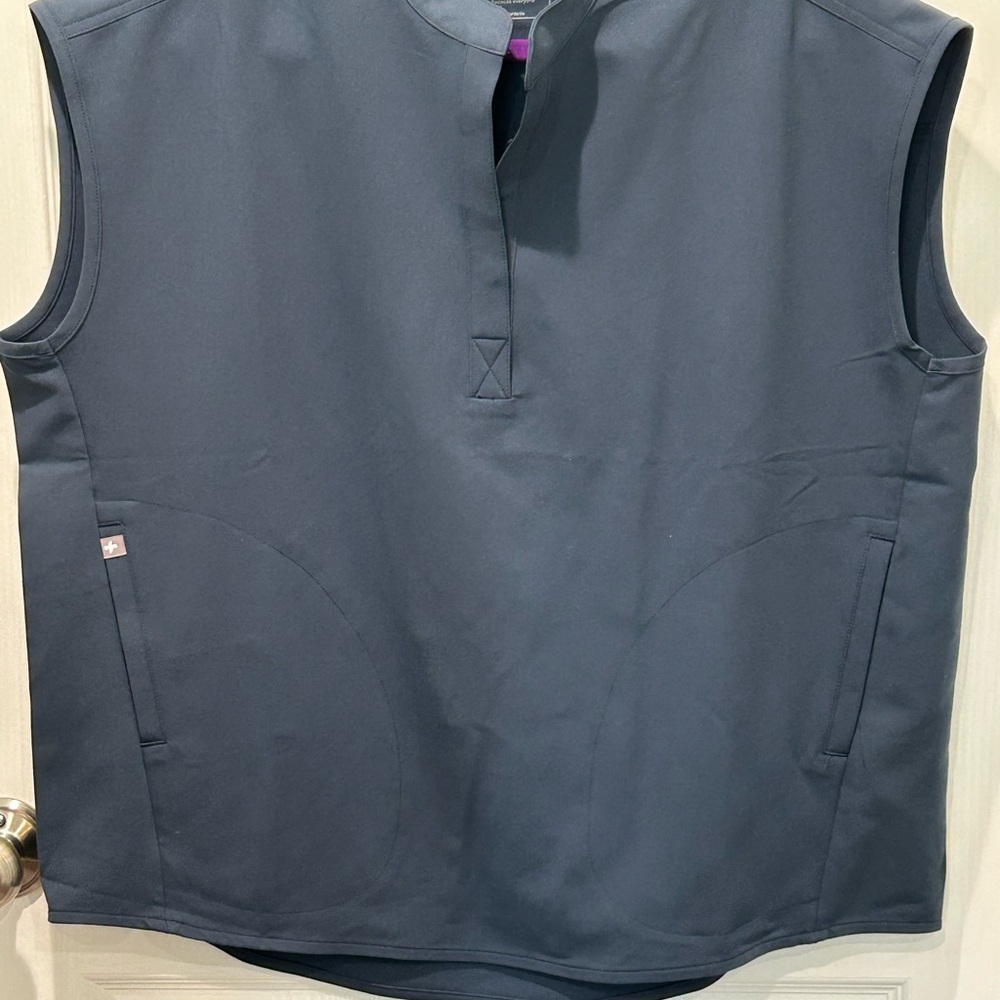 Figs NWT Dark Harbor Rafaela M